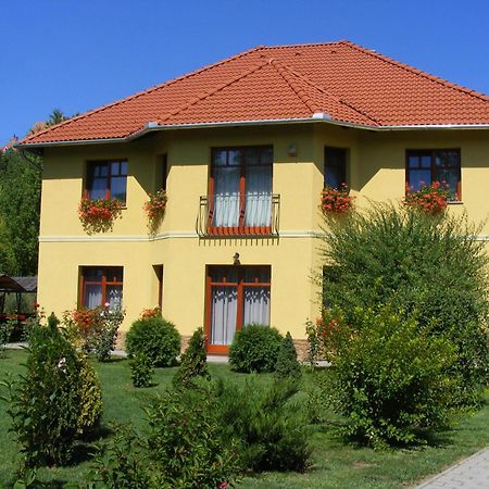 Völgy Apartman Eğri Dış mekan fotoğraf