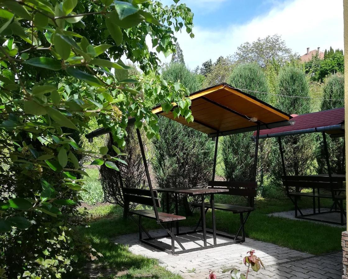 Völgy Apartman Eğri Dış mekan fotoğraf