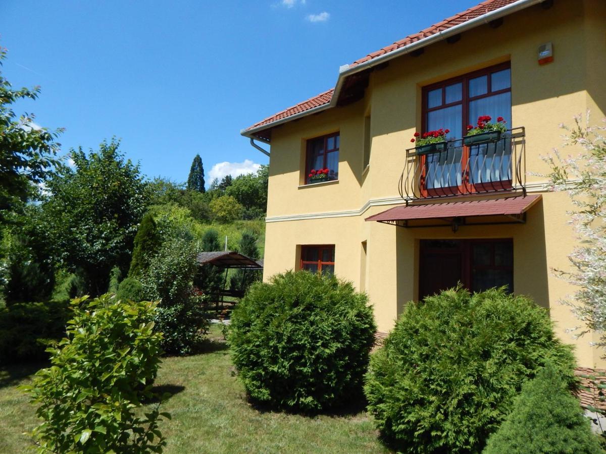 Völgy Apartman Eğri Dış mekan fotoğraf
