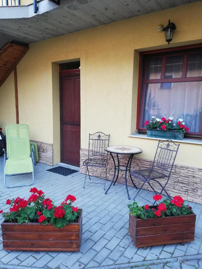 Völgy Apartman Eğri Dış mekan fotoğraf