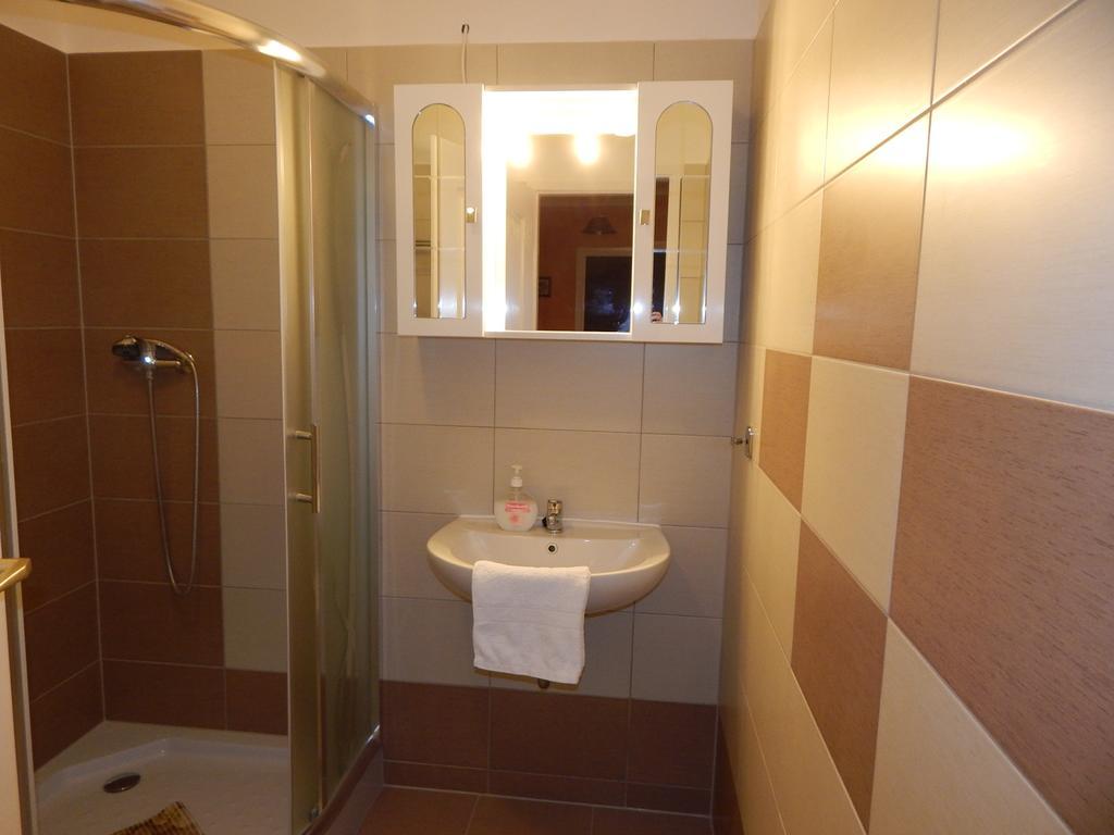 Völgy Apartman Eğri Dış mekan fotoğraf