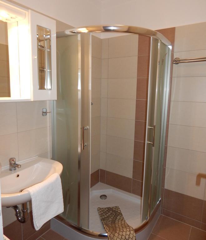 Völgy Apartman Eğri Dış mekan fotoğraf