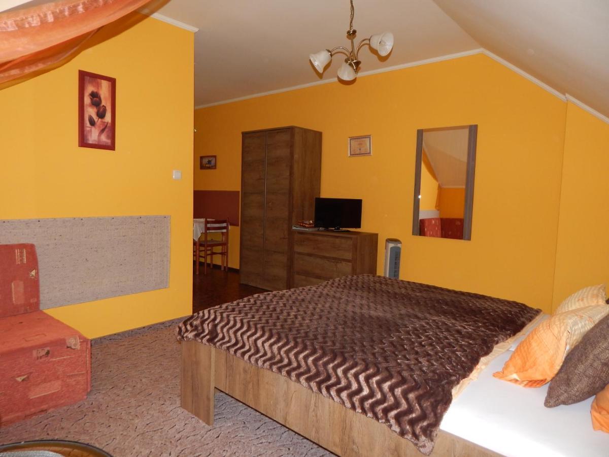 Völgy Apartman Eğri Dış mekan fotoğraf